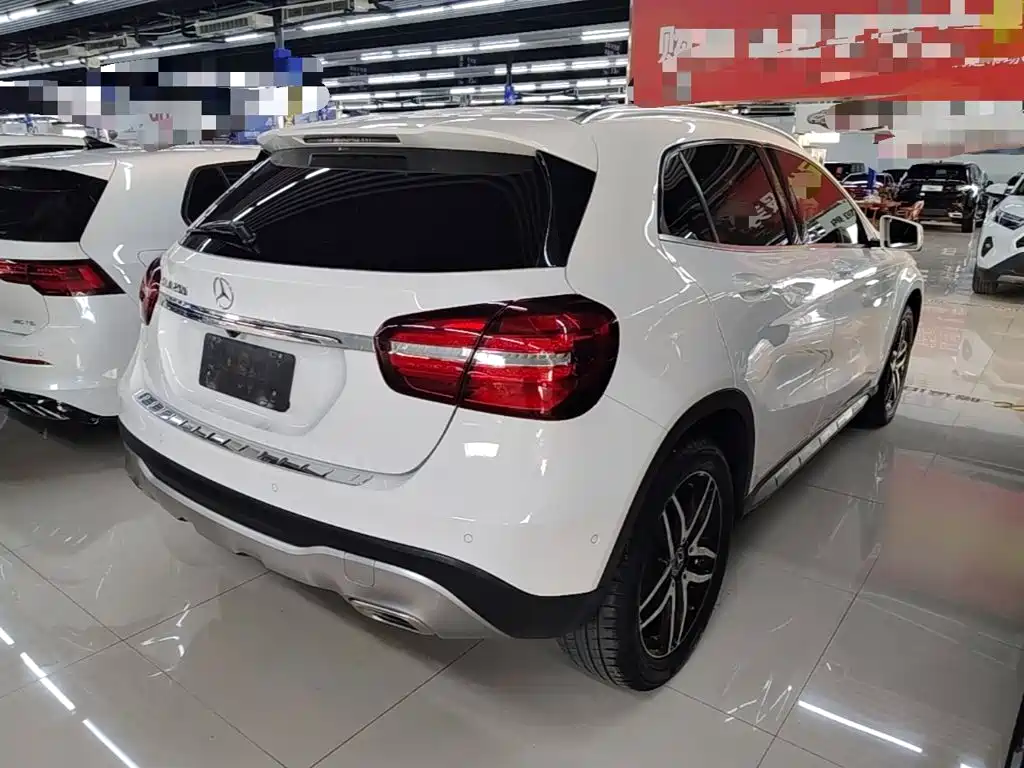 Mercedes-Benz GLA — фото 7