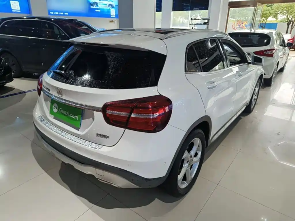 Mercedes-Benz GLA — фото 7