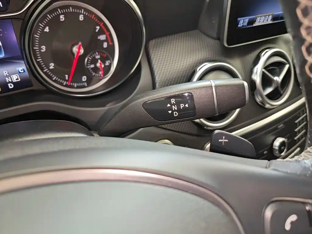 Mercedes-Benz GLA — фото 14