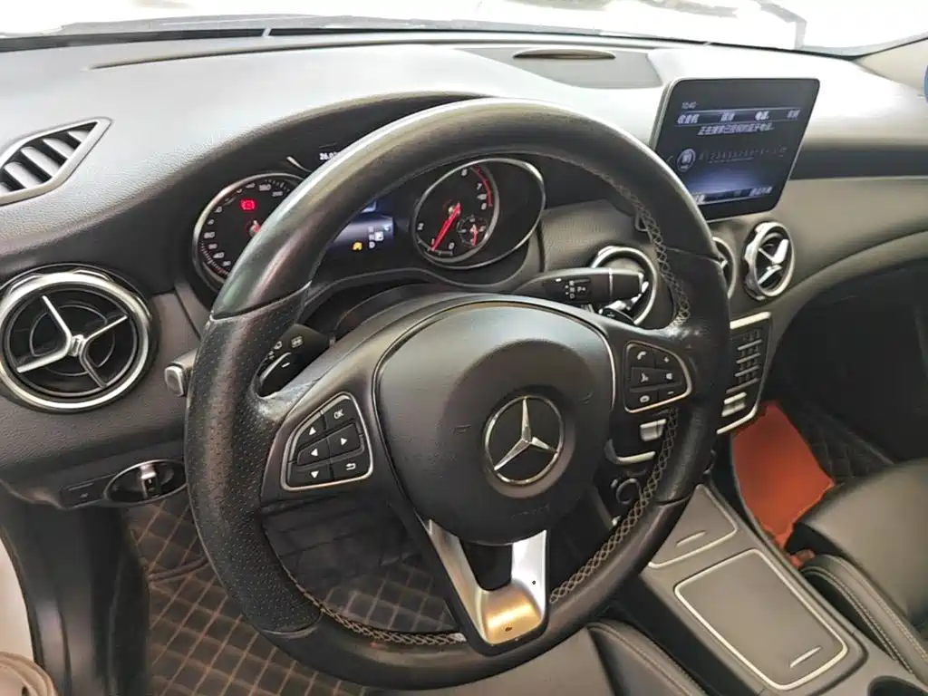 Mercedes-Benz GLA — фото 10