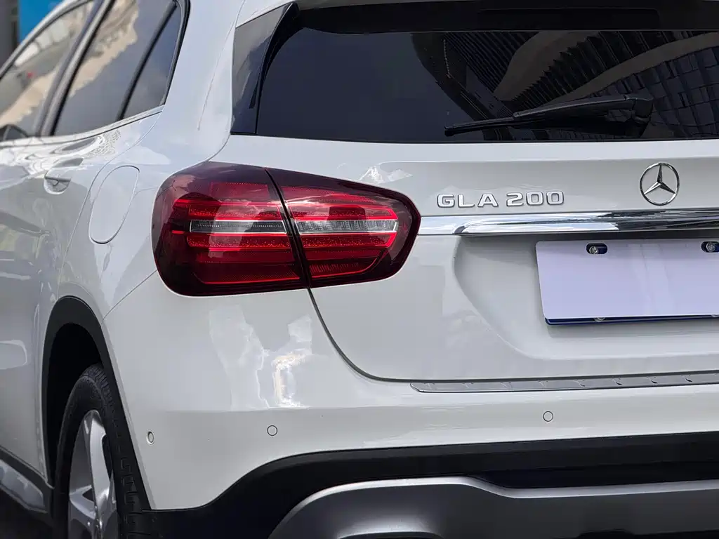 Mercedes-Benz GLA — фото 8