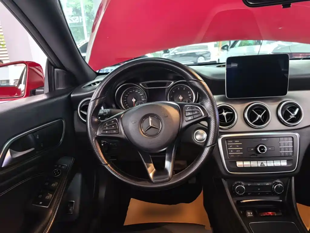 Mercedes-Benz CLA (Import) — фото 11