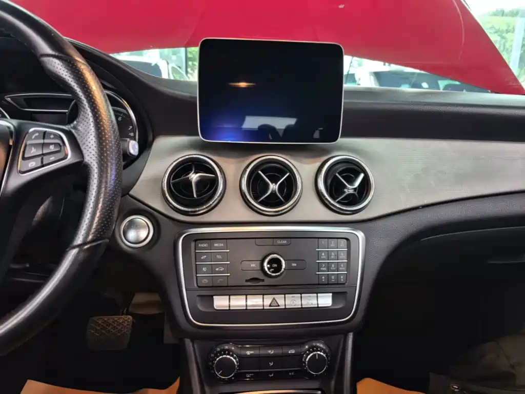 Mercedes-Benz CLA (Import) — фото 13