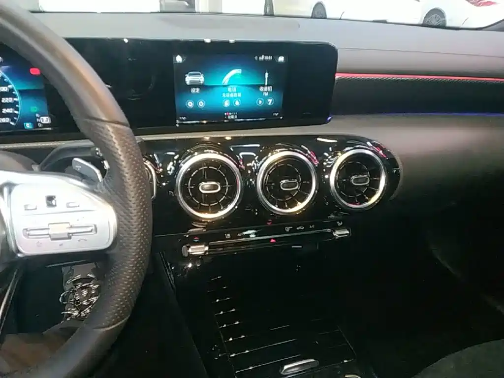 Mercedes-Benz A-Class — фото 13