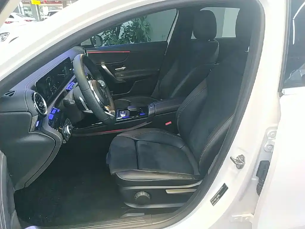 Mercedes-Benz A-Class — фото 15