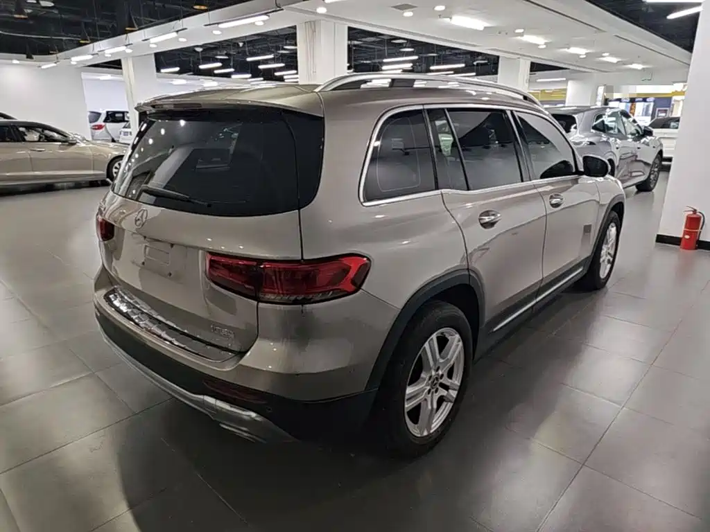 Mercedes-Benz GLB — фото 7