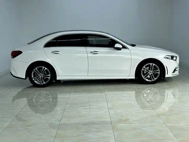Mercedes-Benz A-Class — фото 11