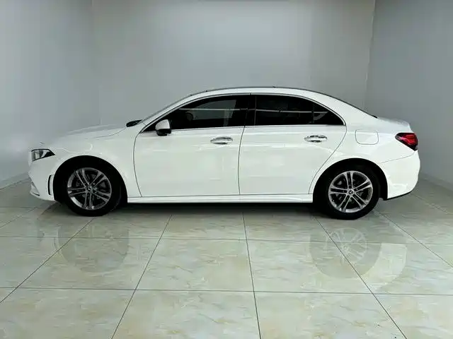 Mercedes-Benz A-Class — фото 10
