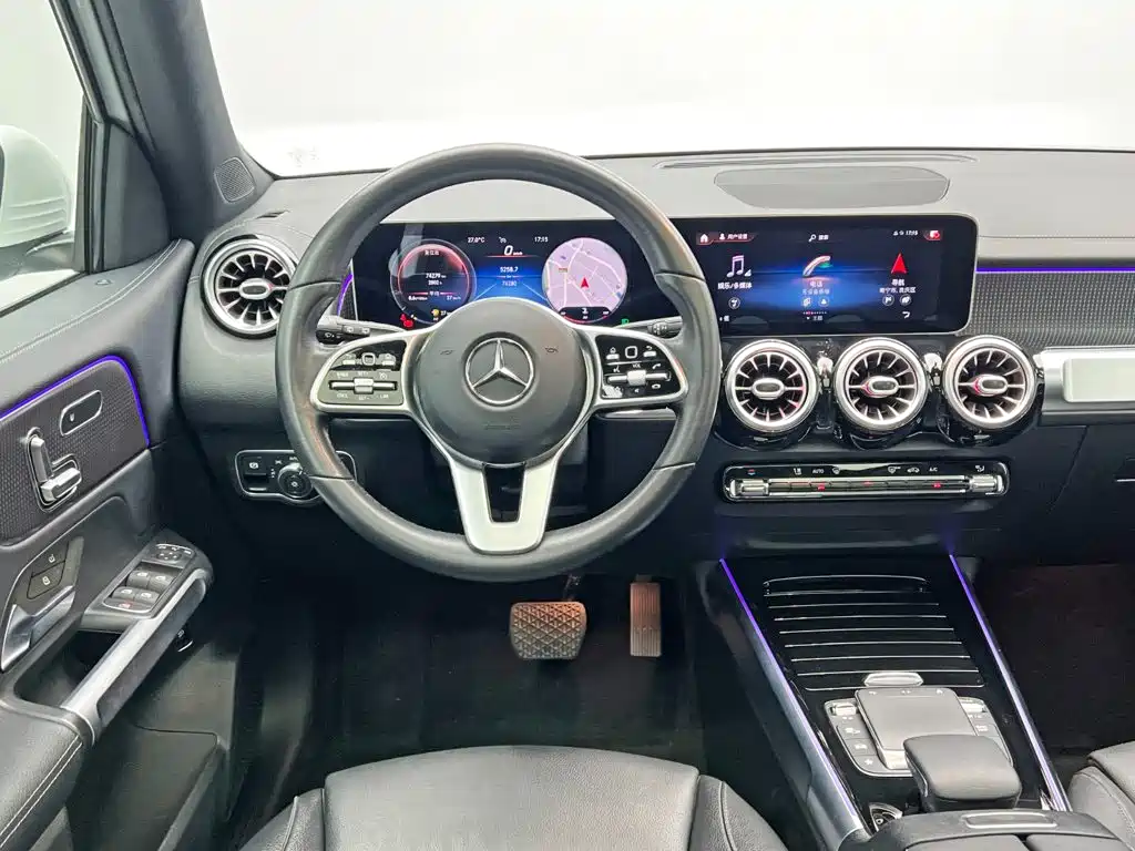 Mercedes-Benz GLB — фото 20