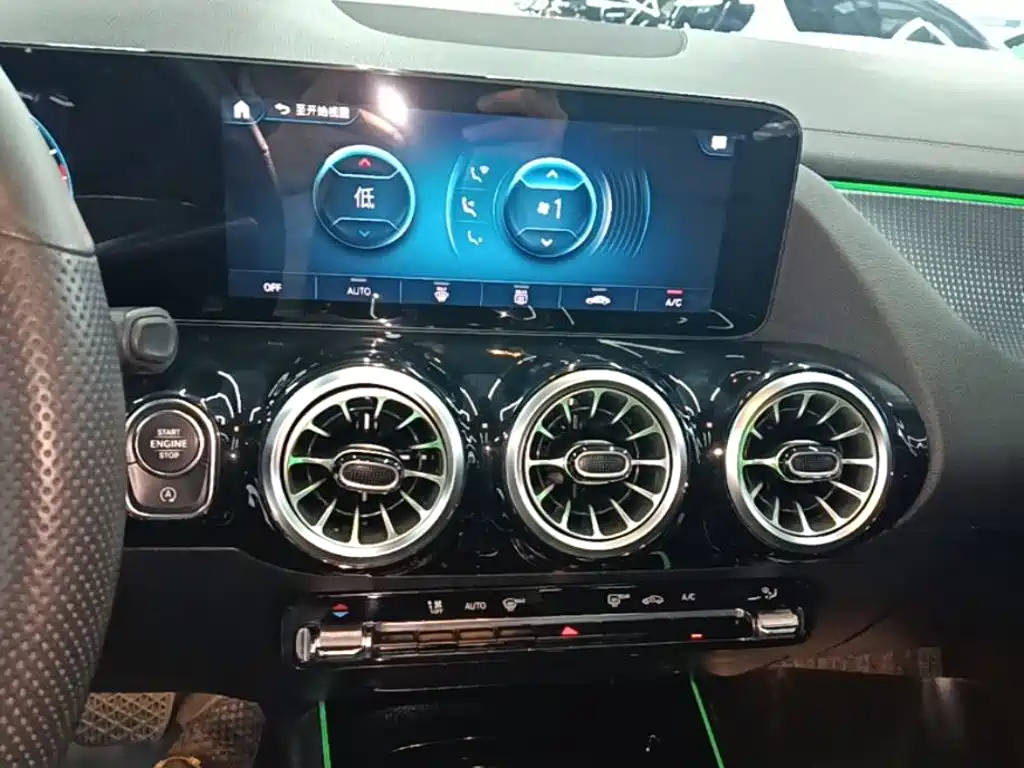 Mercedes-Benz GLA — фото 13
