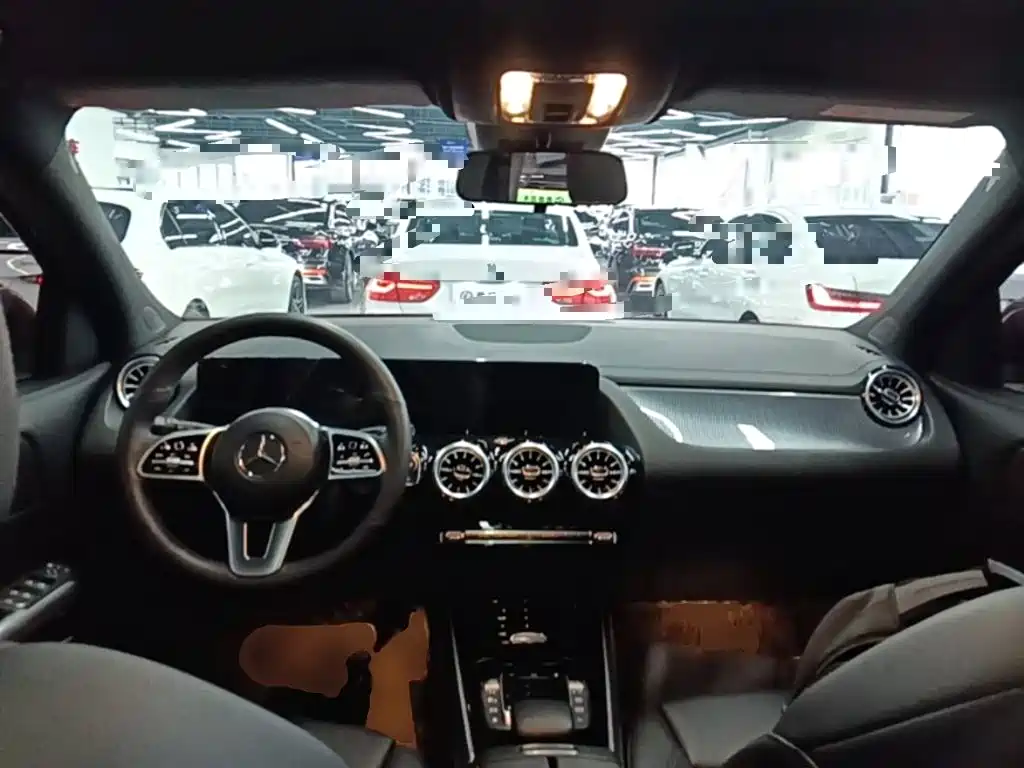 Mercedes-Benz GLA — фото 10