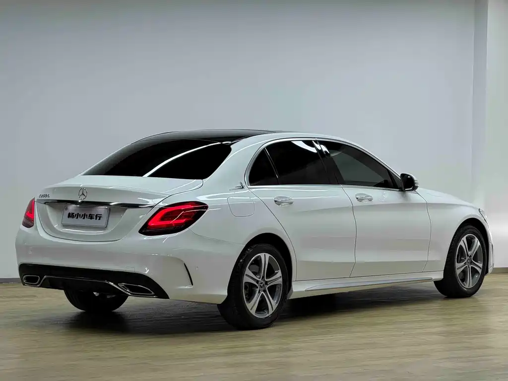 Mercedes-Benz C-Class — фото 30