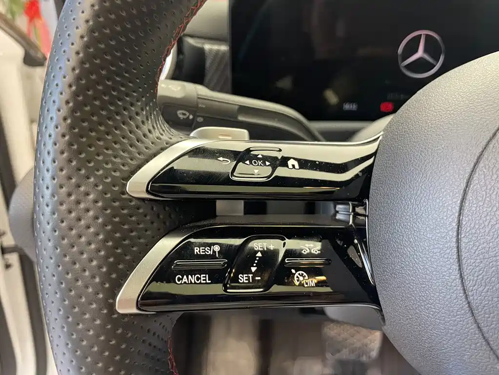 Mercedes-Benz A-Class — фото 15