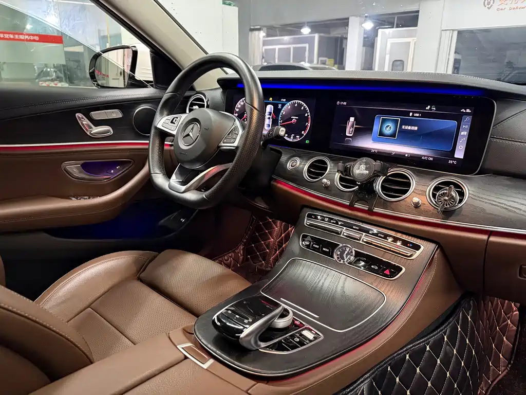 Mercedes-Benz E-Class — фото 17
