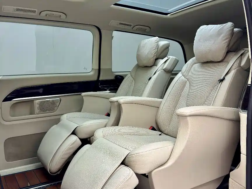 Mercedes-Benz V-Class — фото 15