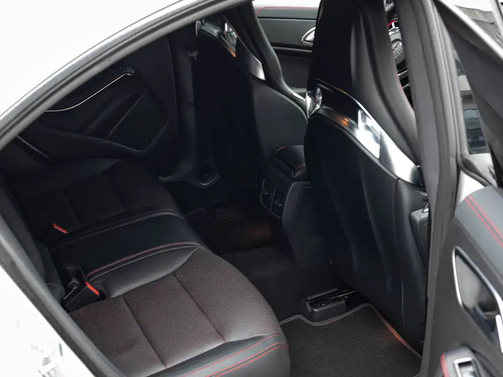 Mercedes-Benz CLA AMG — фото 32