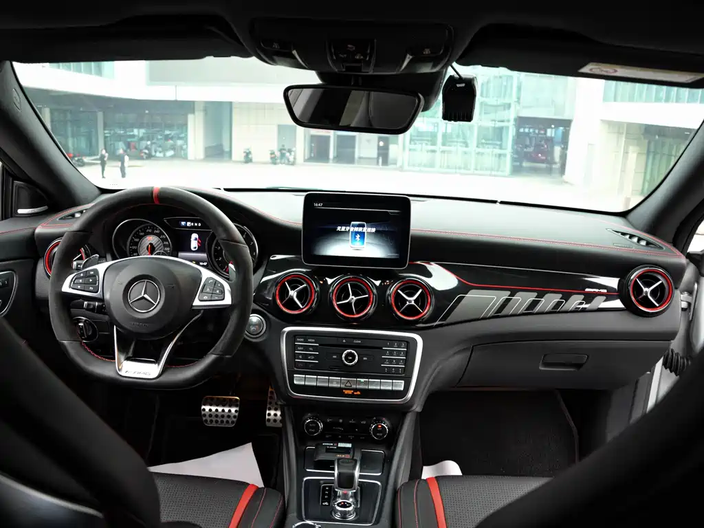 Mercedes-Benz CLA AMG — фото 33