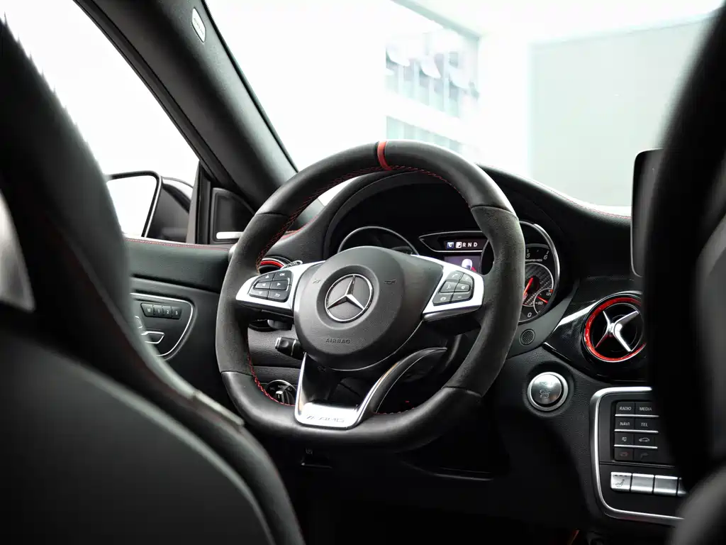 Mercedes-Benz CLA AMG — фото 34
