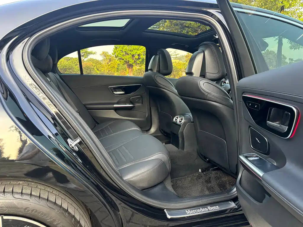 Mercedes-Benz C-Class — фото 8