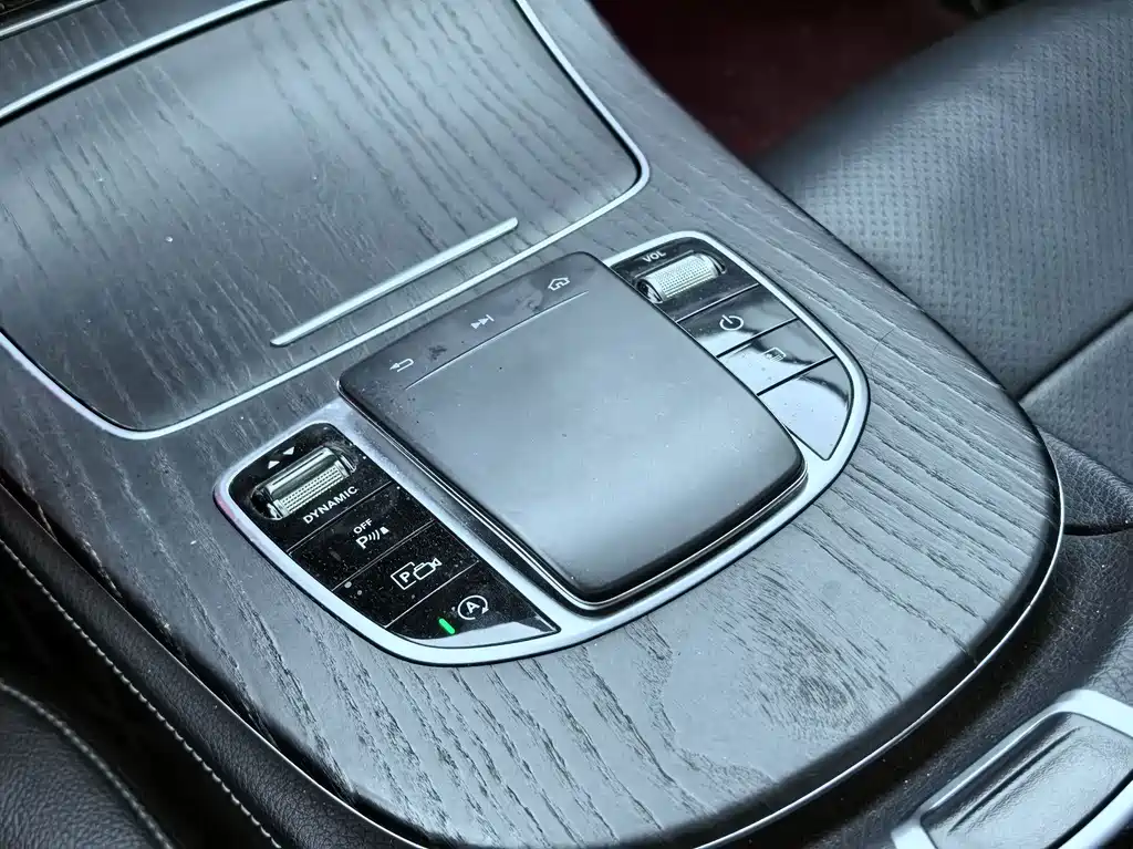 Mercedes-Benz E-Class — фото 11