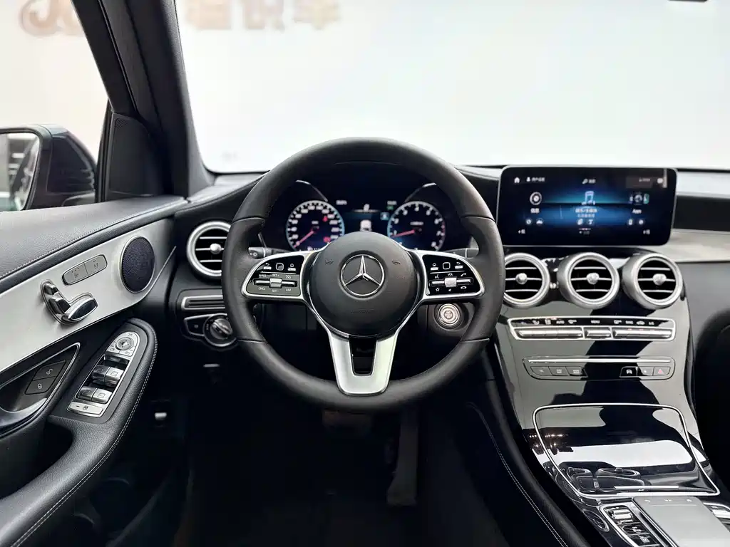 Mercedes-Benz GLC — фото 14