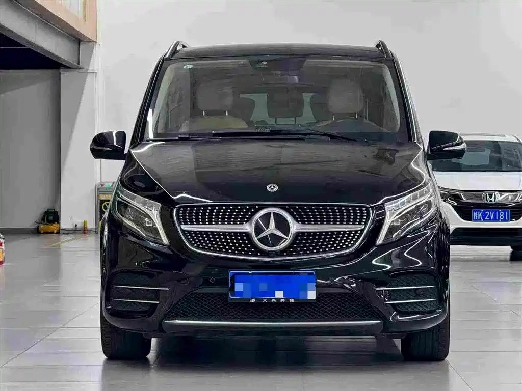 Mercedes-Benz V-Class — фото 2