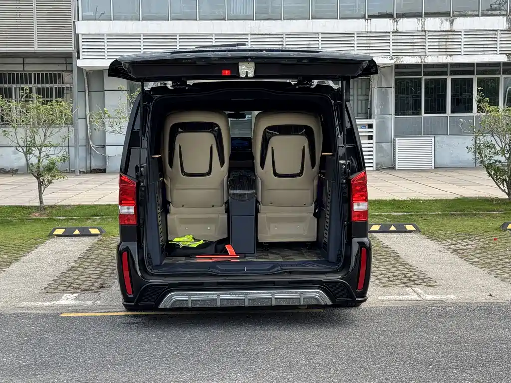 Mercedes-Benz Vito — фото 19