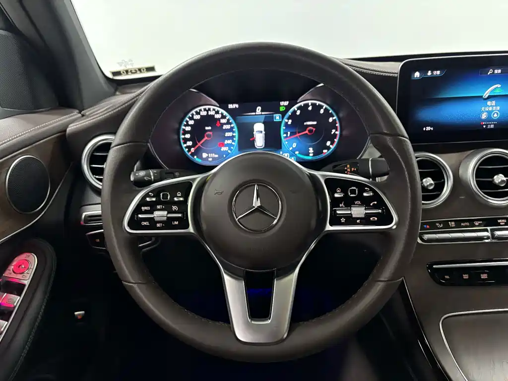 Mercedes-Benz GLC — фото 14