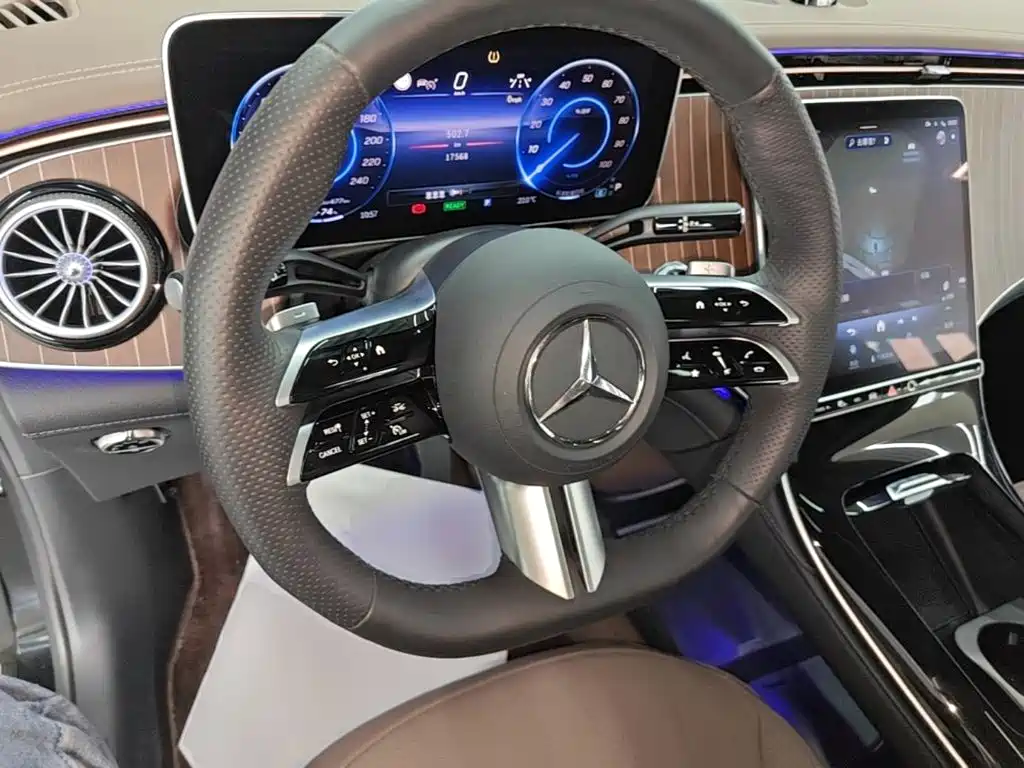 Mercedes-Benz EQE SUV — фото 11