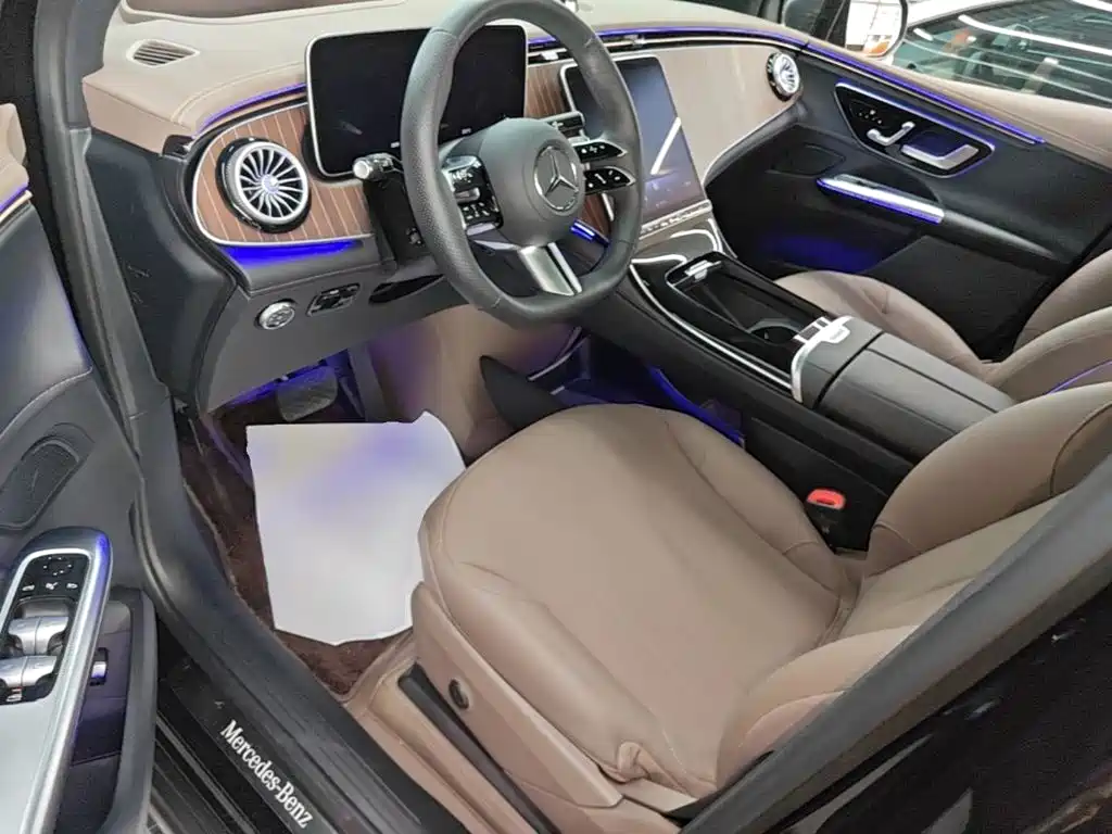 Mercedes-Benz EQE SUV — фото 15