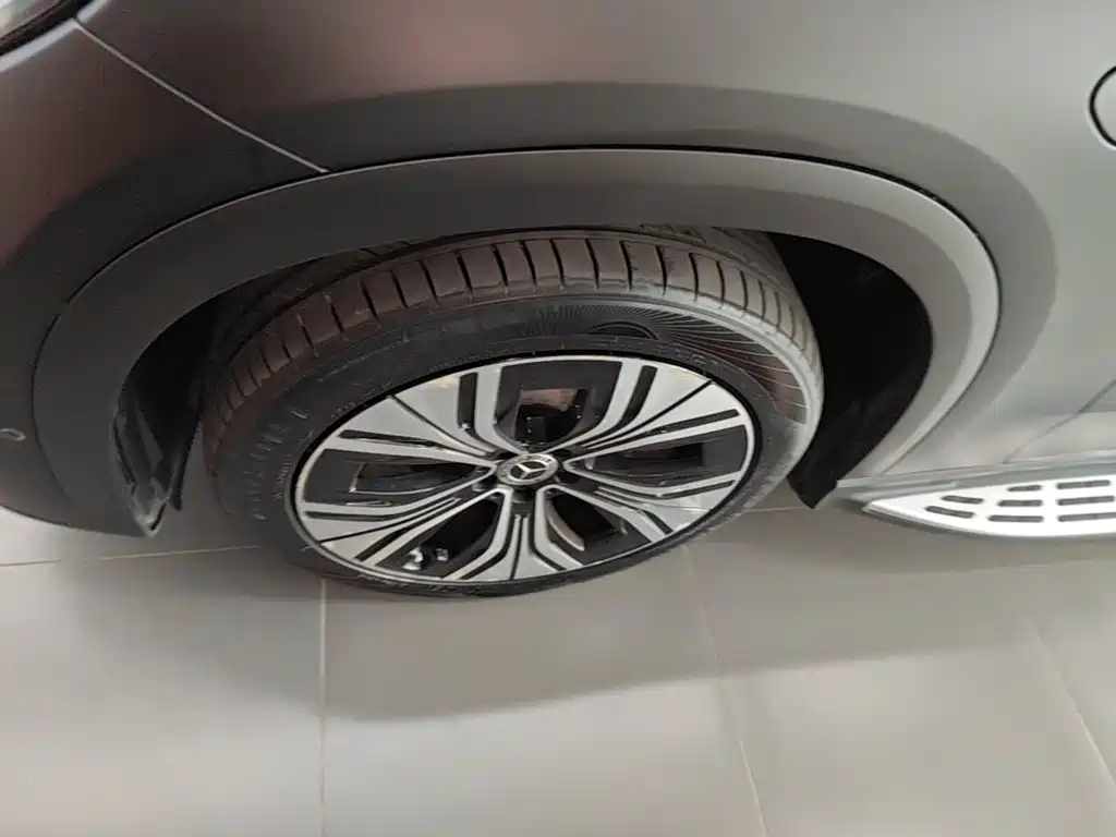 Mercedes-Benz EQE SUV — фото 23