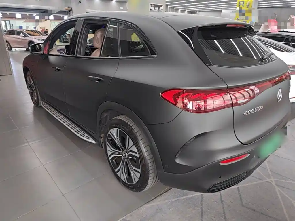 Mercedes-Benz EQE SUV — фото 5