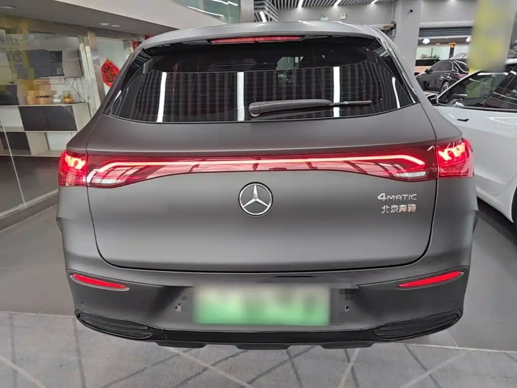 Mercedes-Benz EQE SUV — фото 6