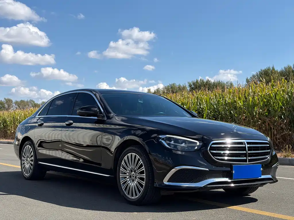 Mercedes-Benz E-Class — фото 3