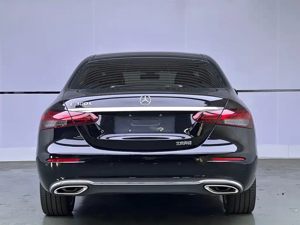 Mercedes-Benz E-Class — фото 5