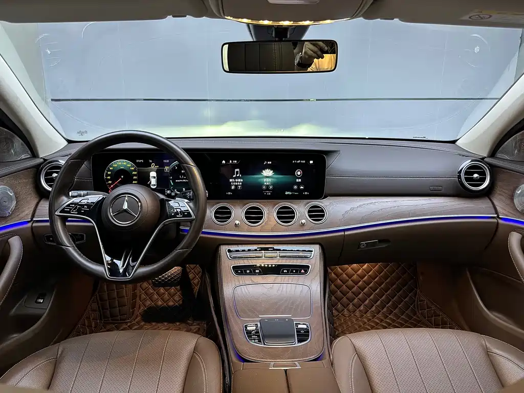Mercedes-Benz E-Class — фото 7