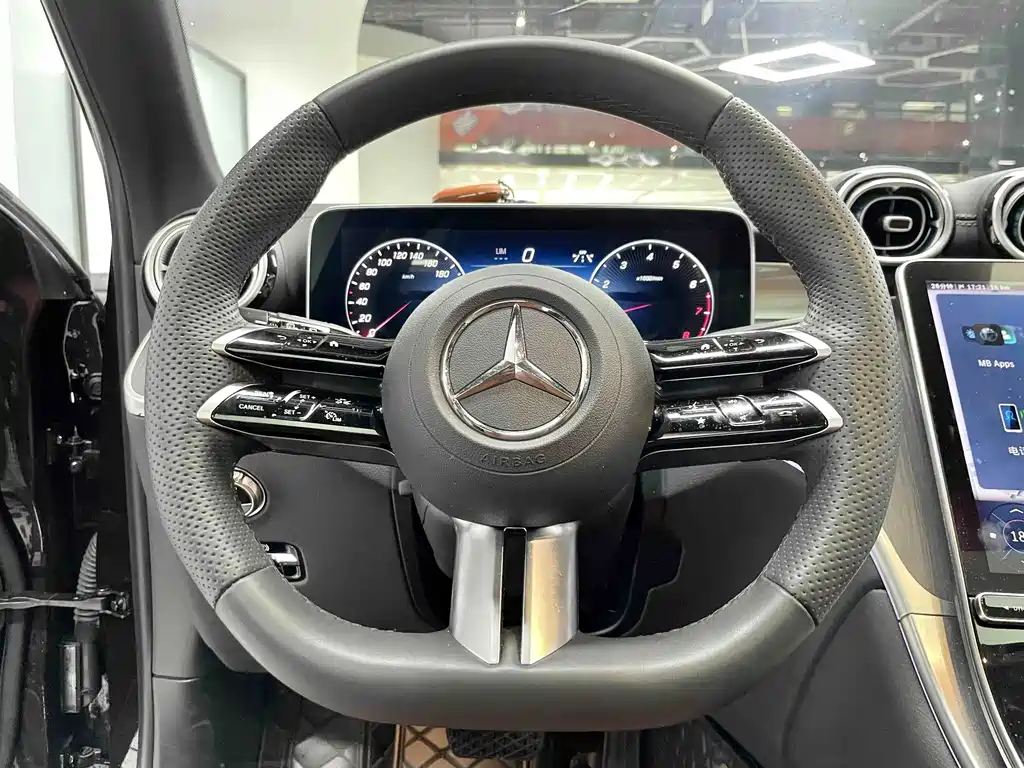 Mercedes-Benz GLC — фото 15