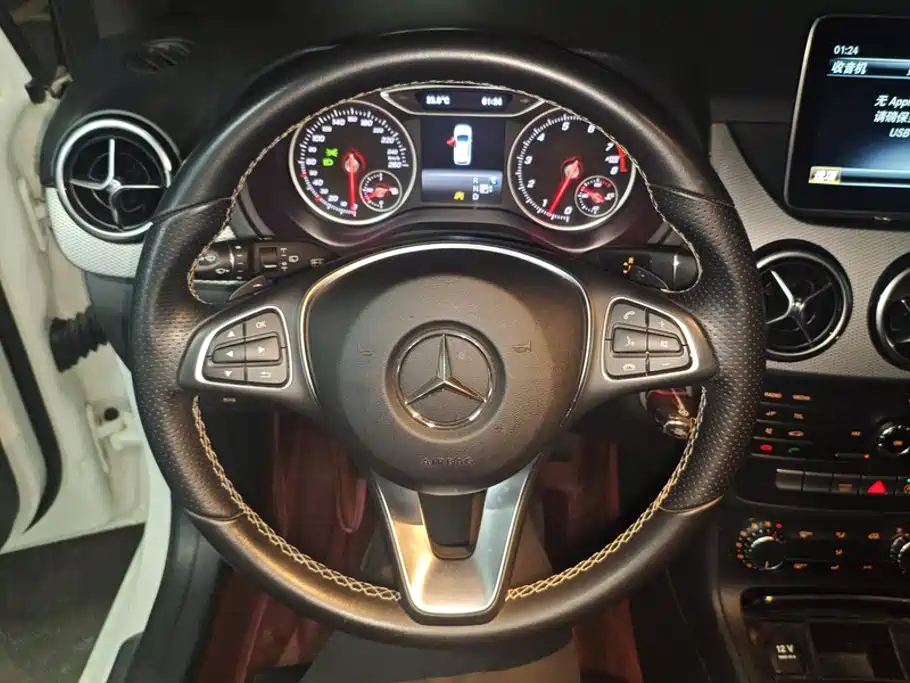 Mercedes-Benz B-Class — фото 15