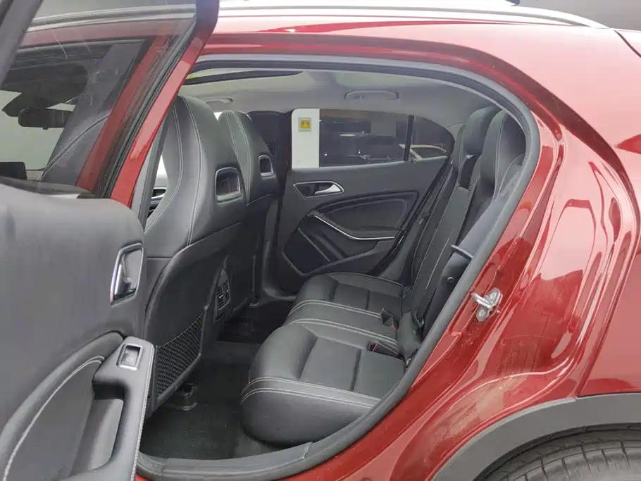 Mercedes-Benz GLA — фото 11