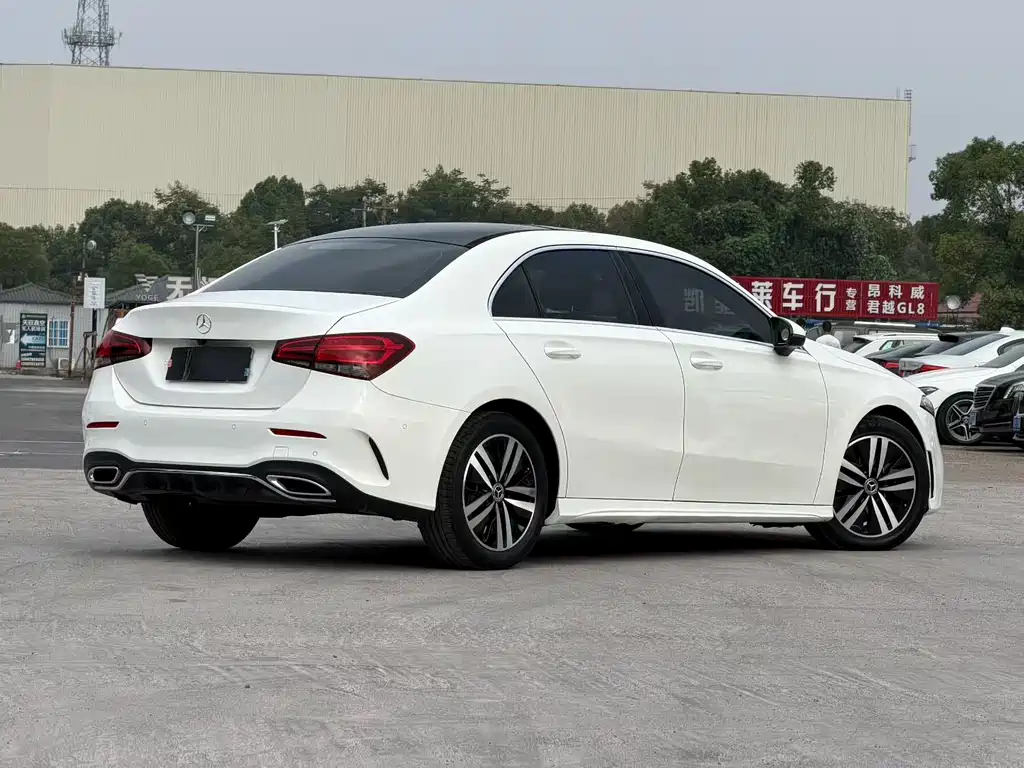 Mercedes-Benz A-Class — фото 7