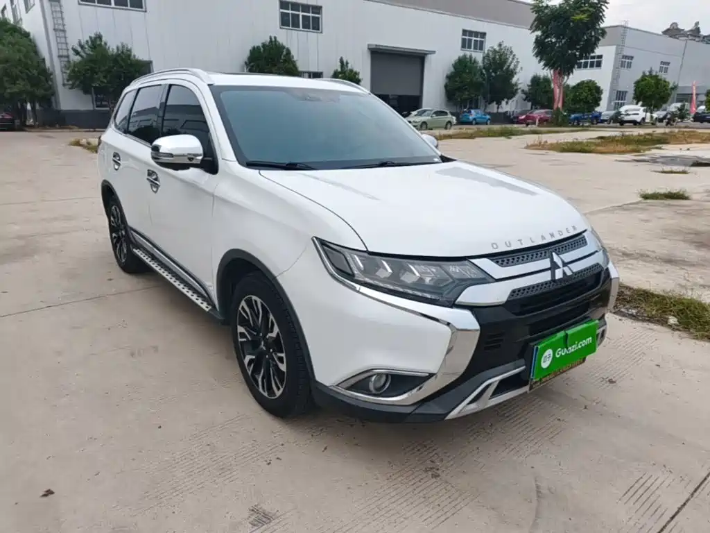 Mitsubishi Outlander — фото 4