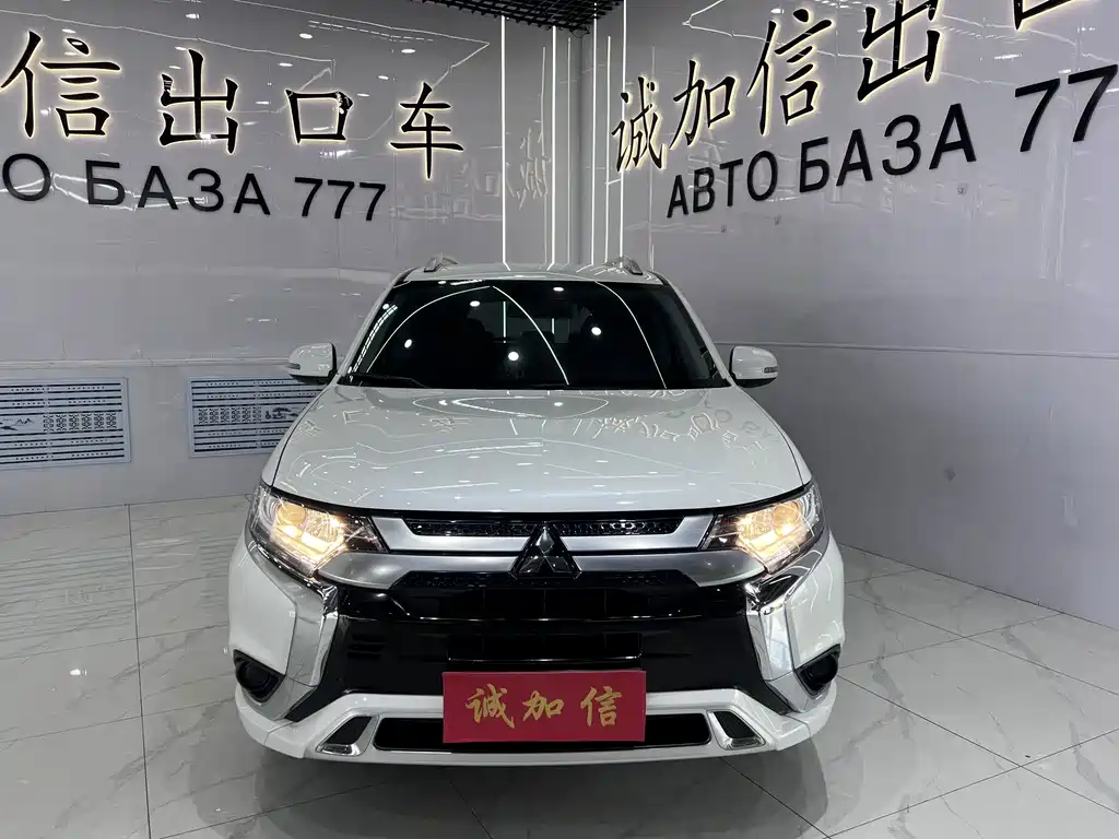 Mitsubishi Outlander — фото 2