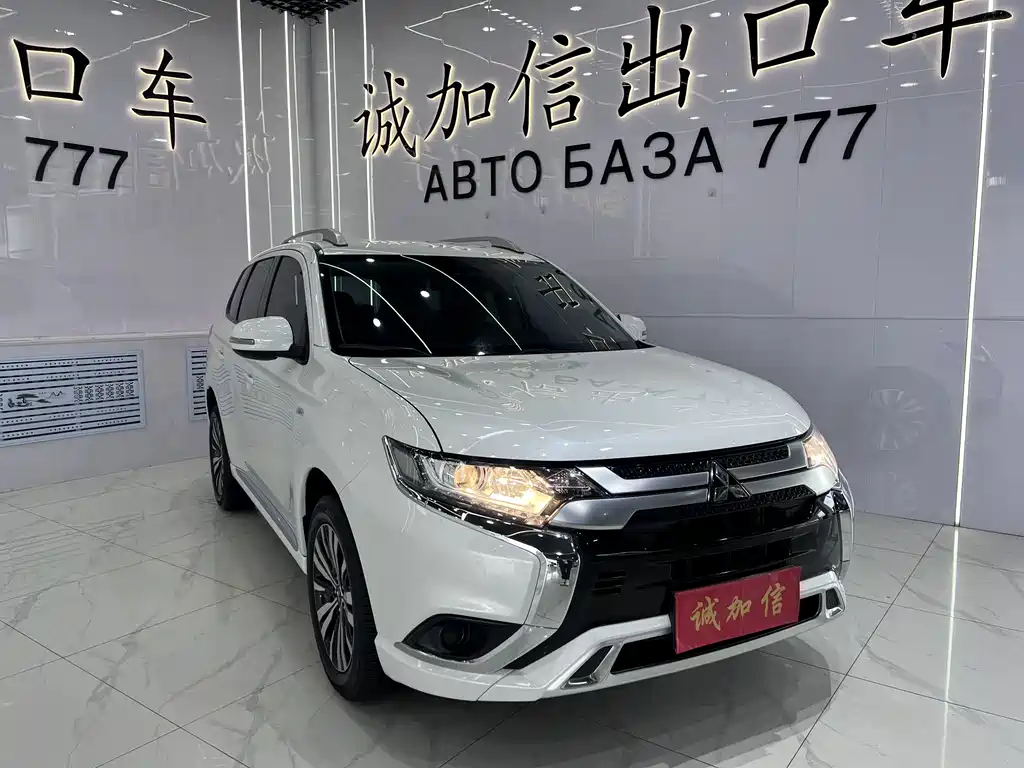 Mitsubishi Outlander — фото 3