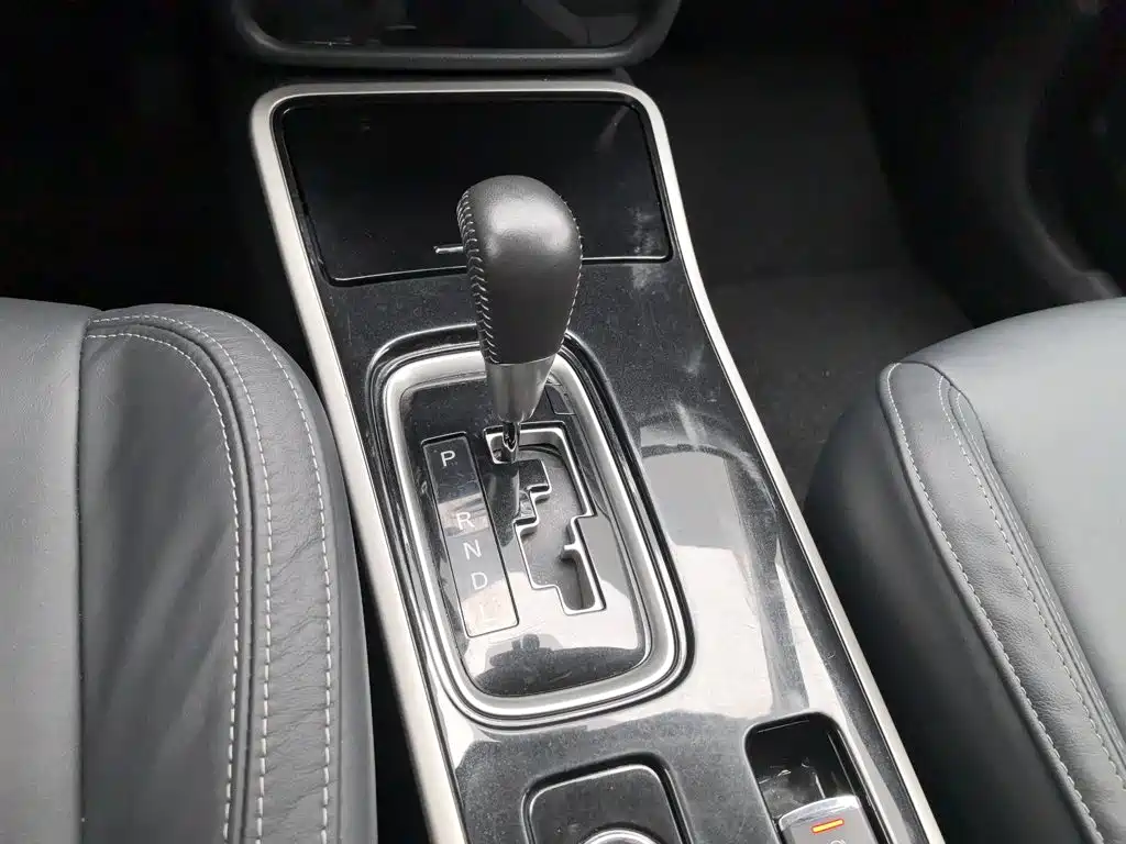 Mitsubishi Outlander — фото 13