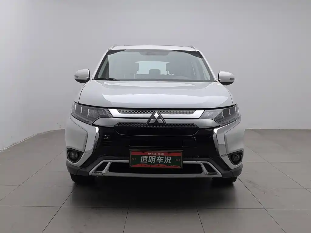 Mitsubishi Outlander — фото 3
