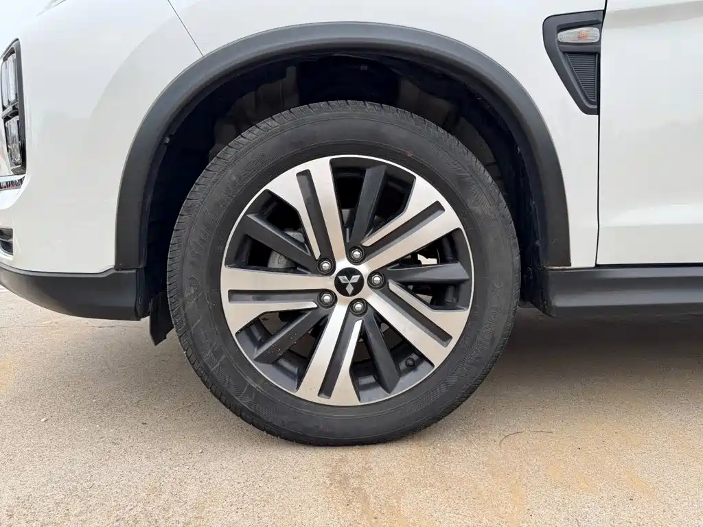Mitsubishi ASX — фото 21