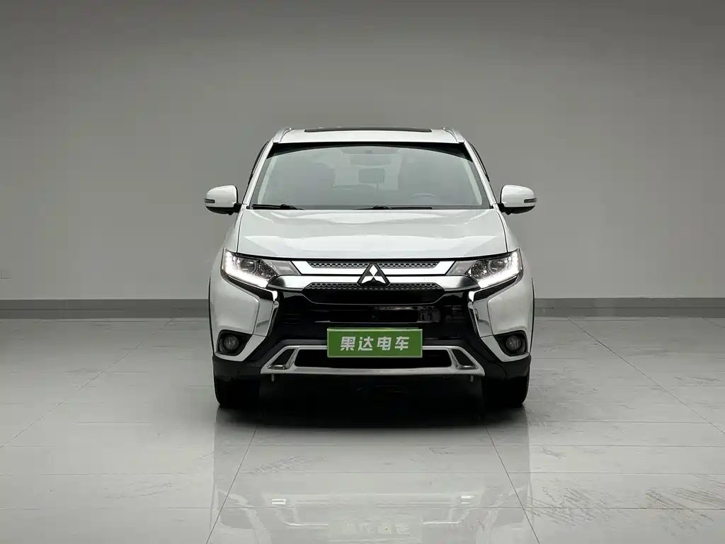 Mitsubishi Outlander — фото 2