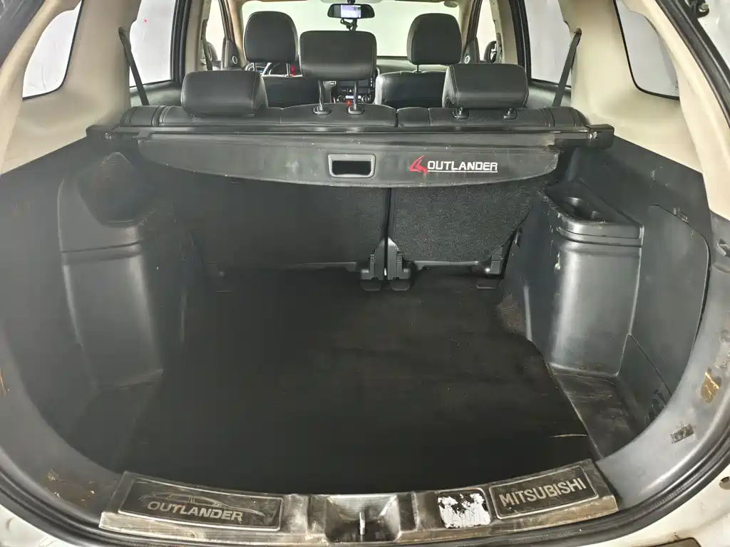 Mitsubishi Outlander — фото 10