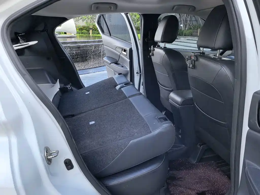 Mitsubishi Eclipse Cross — фото 11