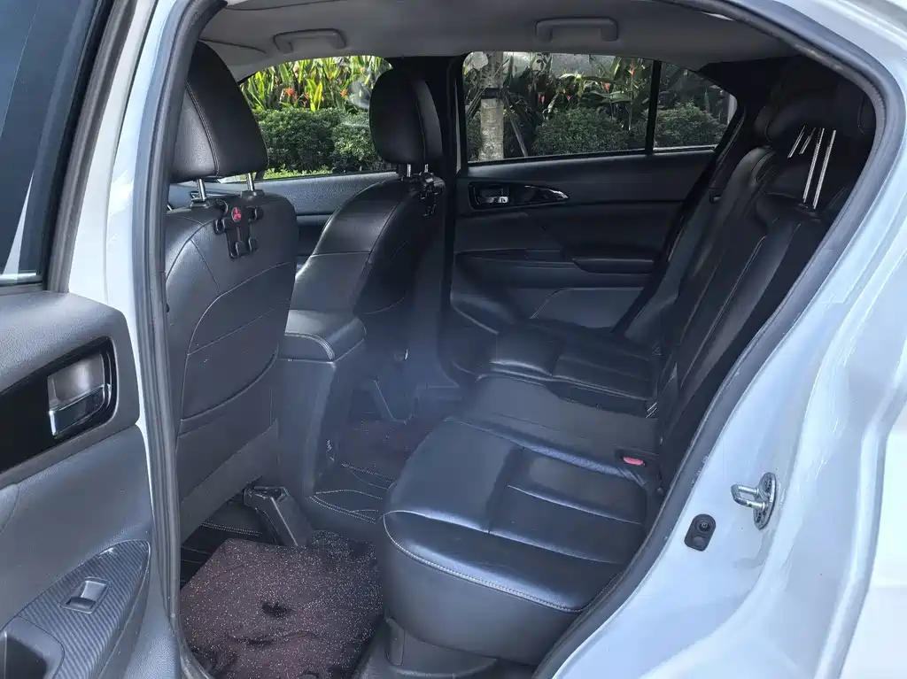 Mitsubishi Eclipse Cross — фото 6